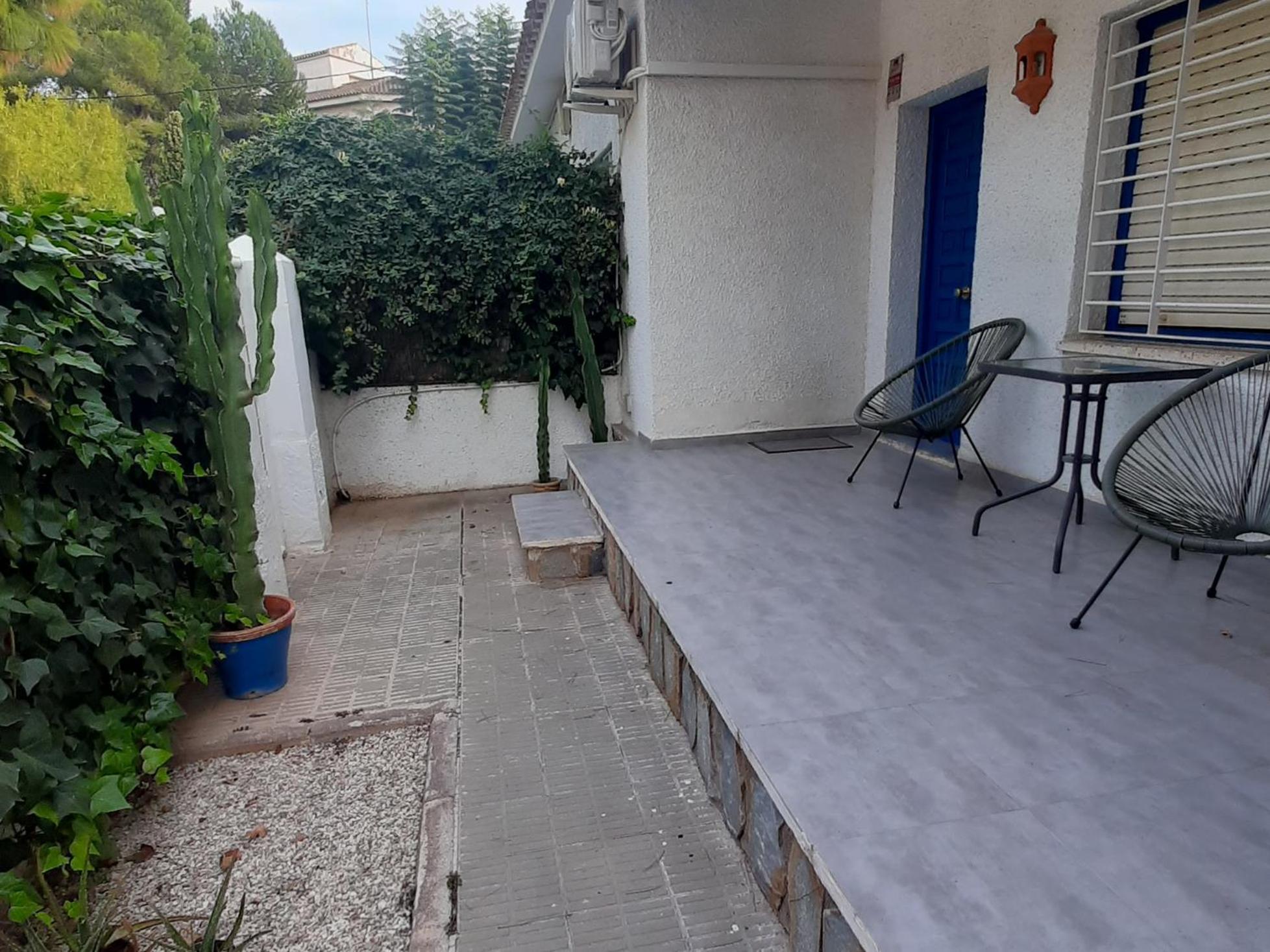 I Con Terraza En La Playa Holiday home