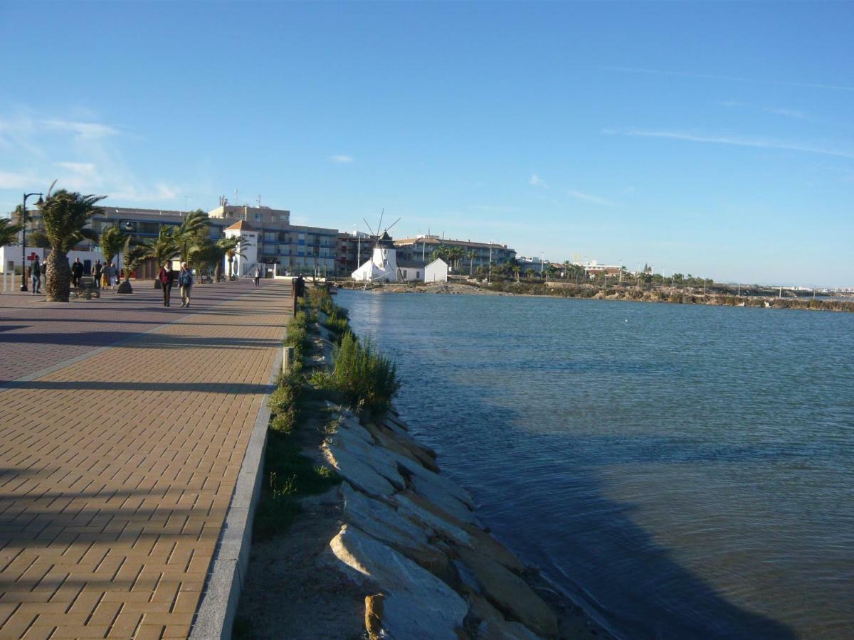 I Con Terraza En La Playa Holiday home